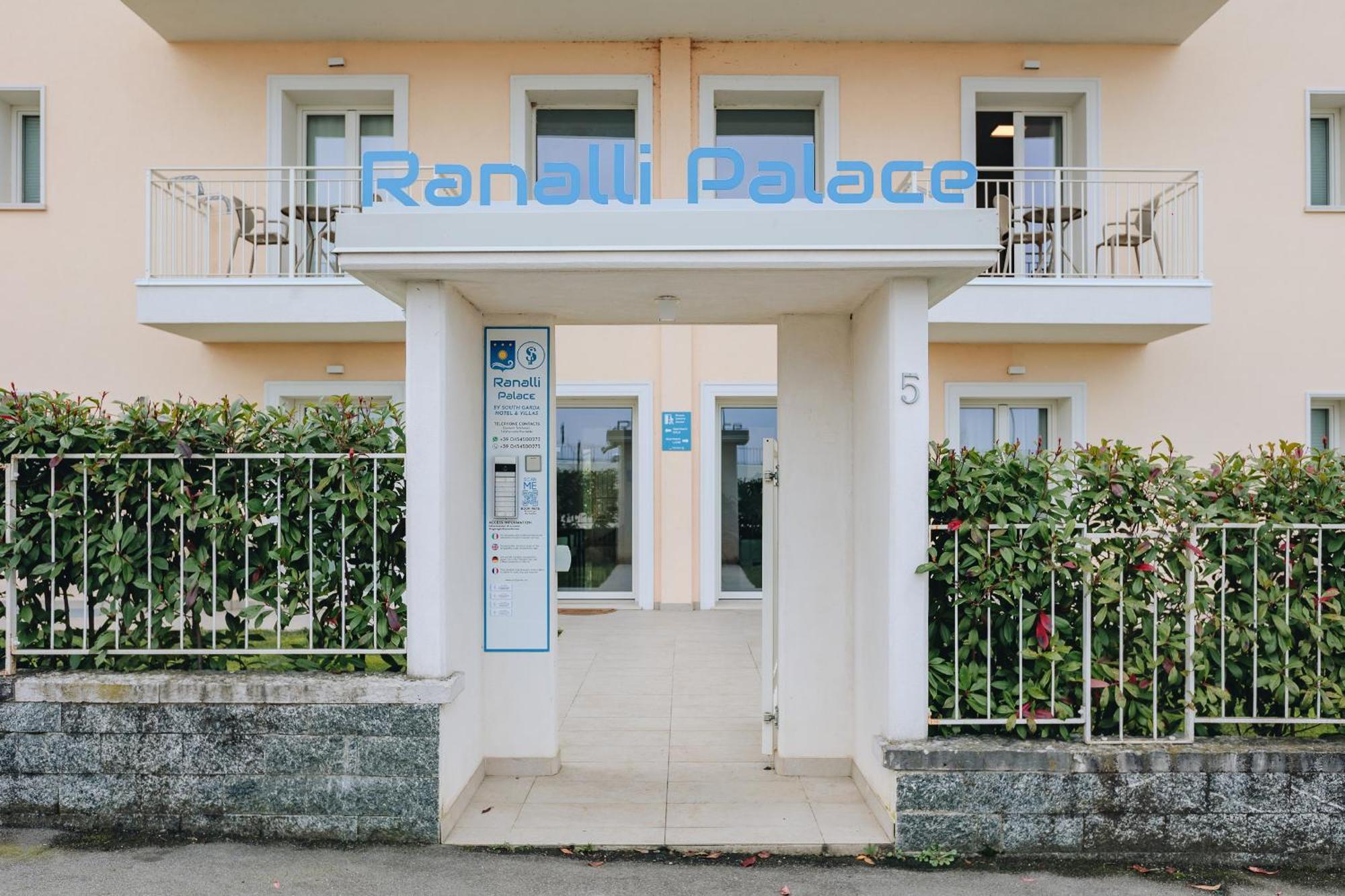 Ranalli Palace Пескьера-дель-Гарда Экстерьер фото